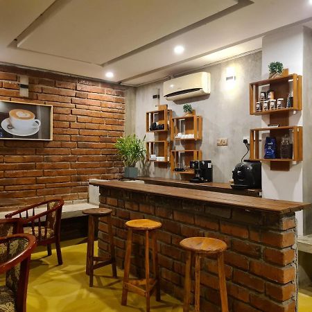 Cafe And Pub By Yasri Hotel Weligama Exterior foto
